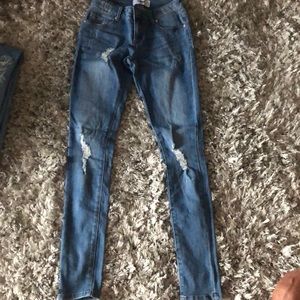 Fashion nova booty popping jeans! Clouc!